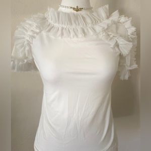 Gorgeous fitted blouse